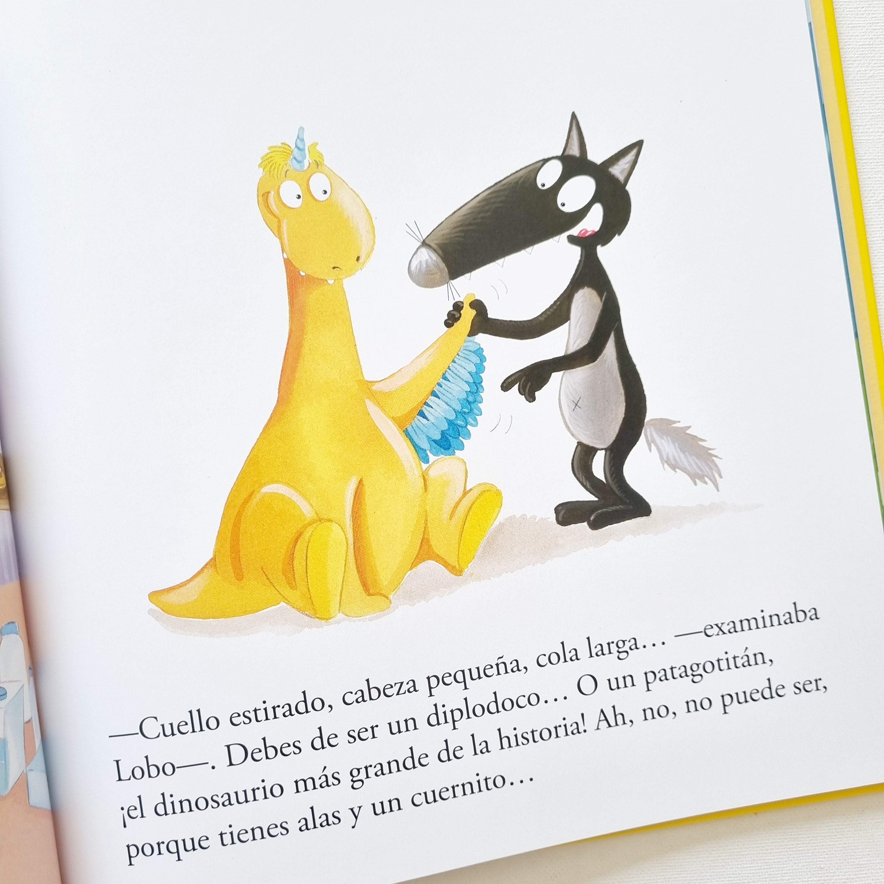 El lobo que adoraba los dinosaurios