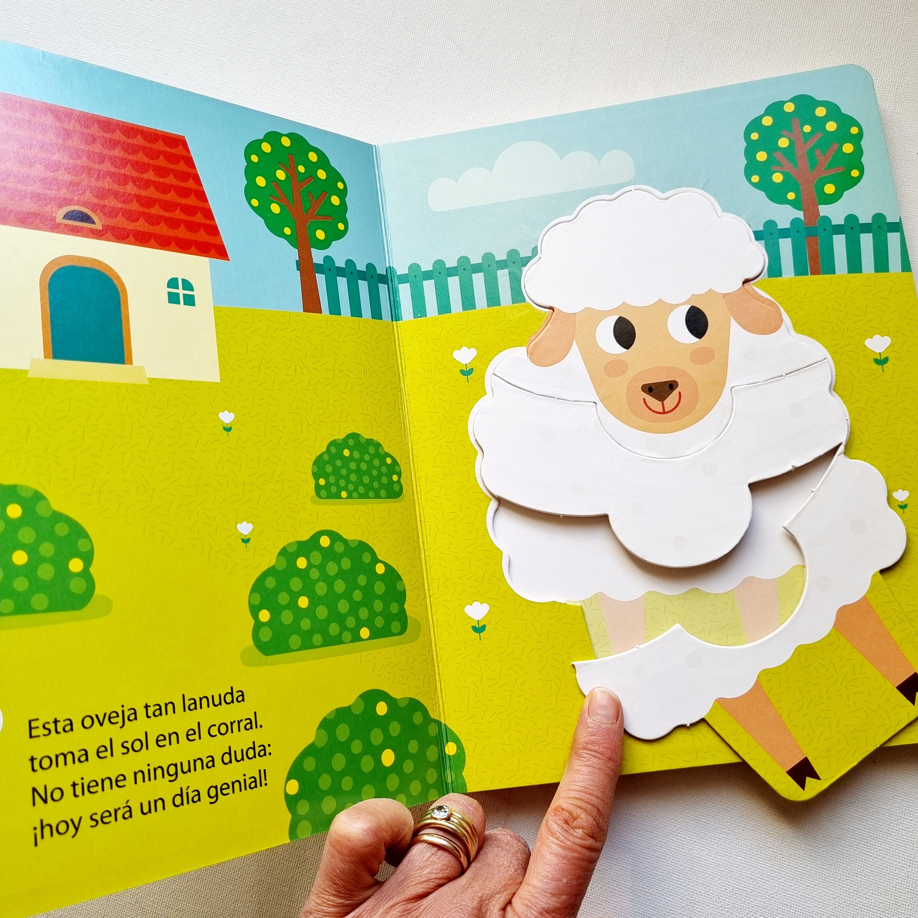 En la granja. Libro con rompecabezas