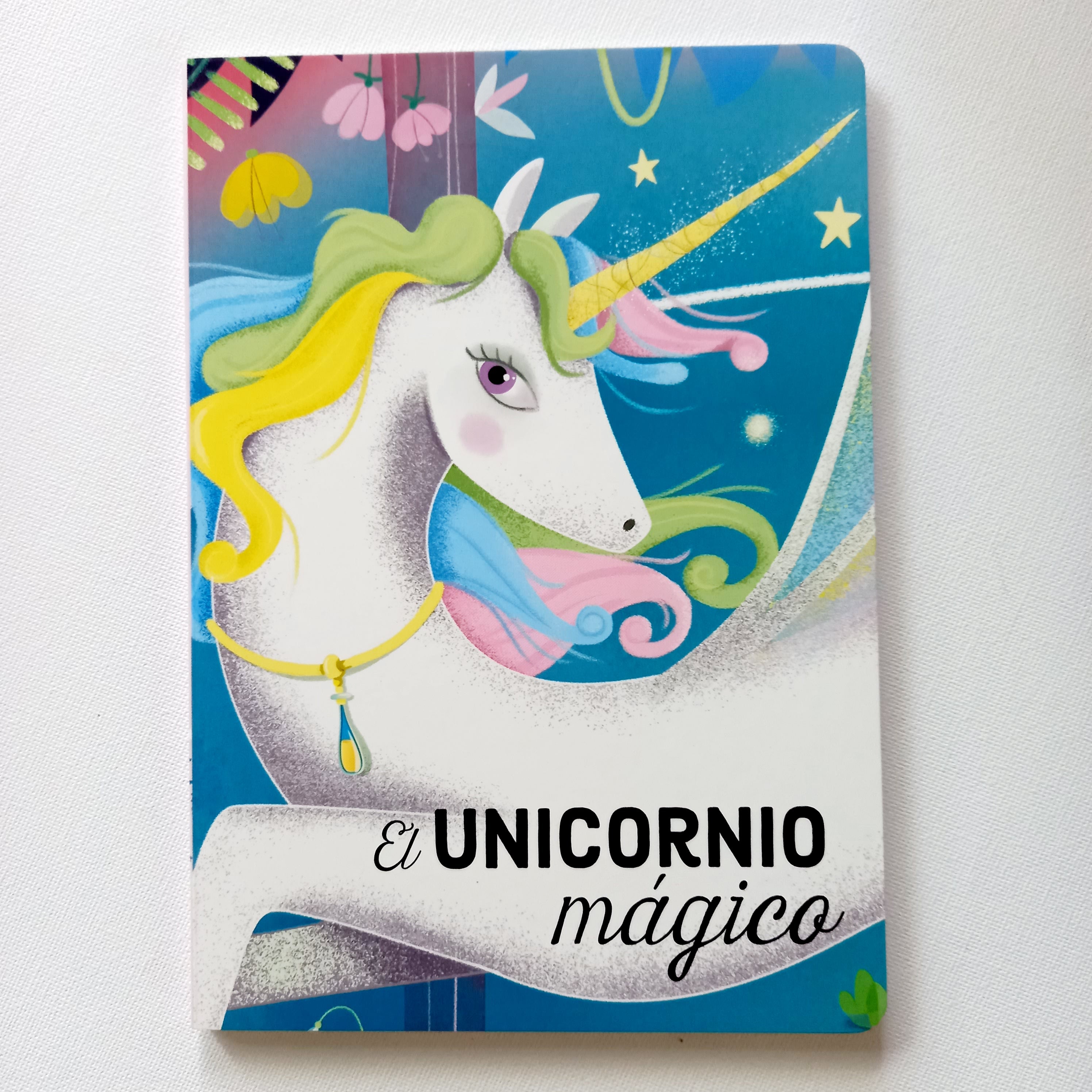 Unicornio. Rompecabeza + libro