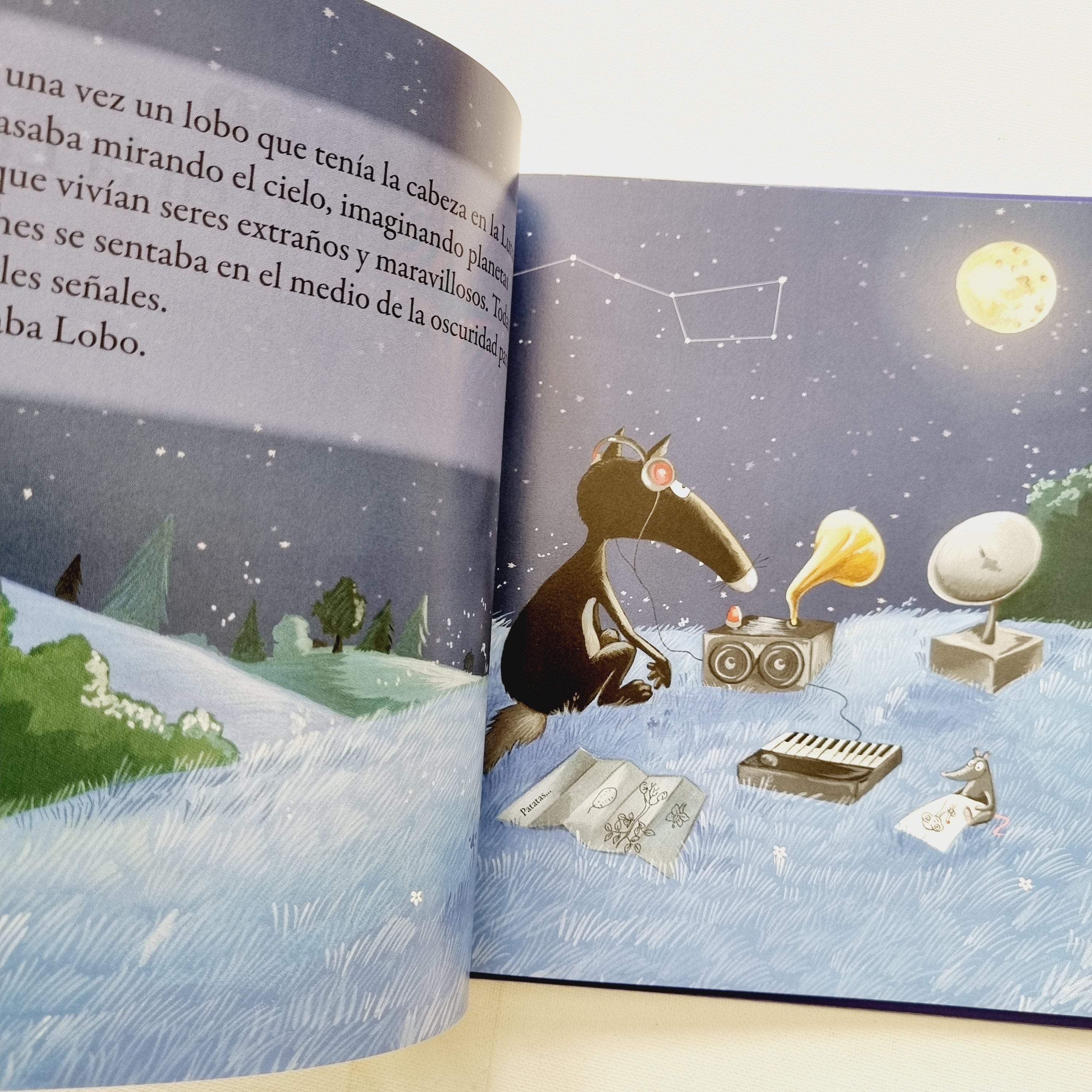 El lobo que tenía la cabeza en la luna.