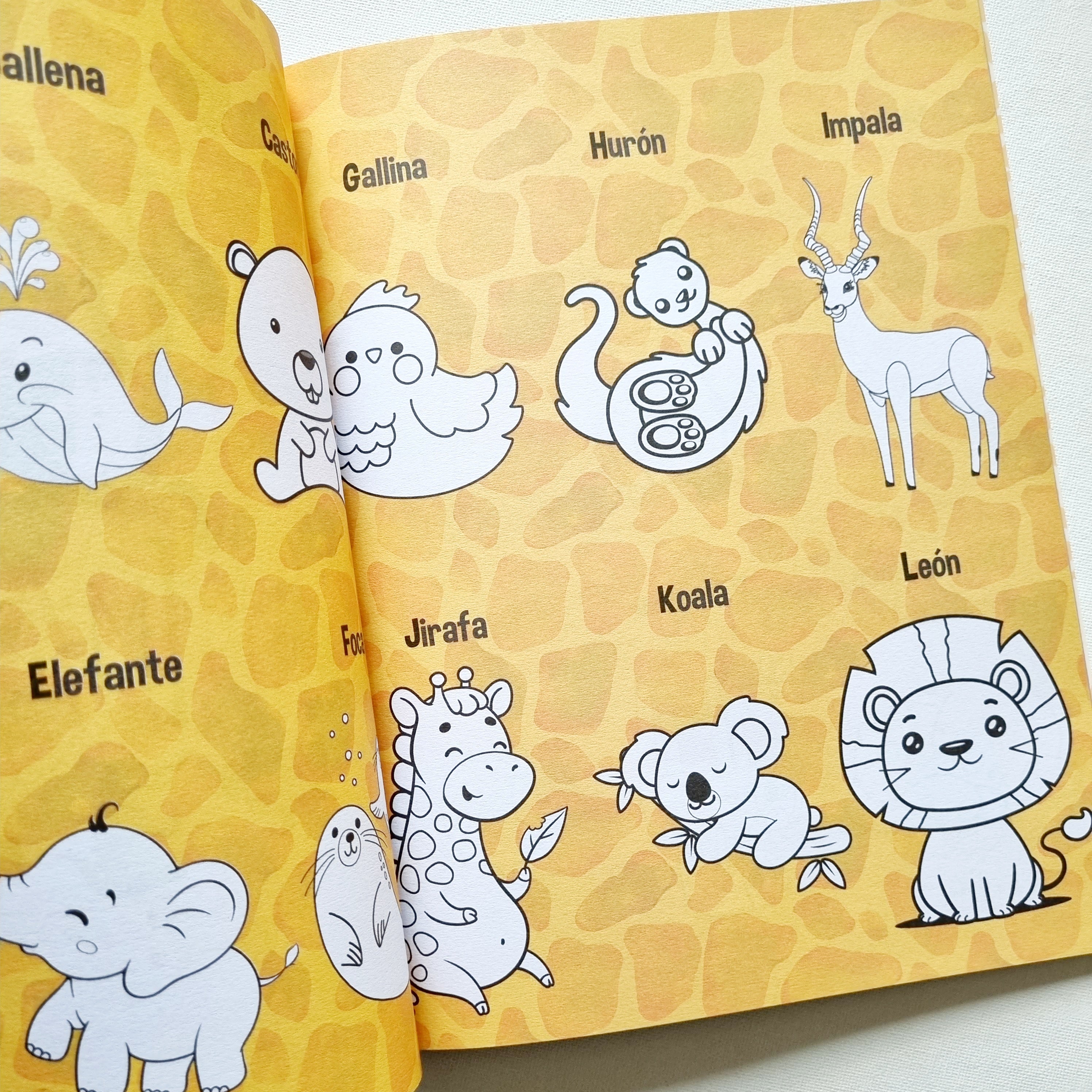 Mi ABC de animales. Incluye stickers