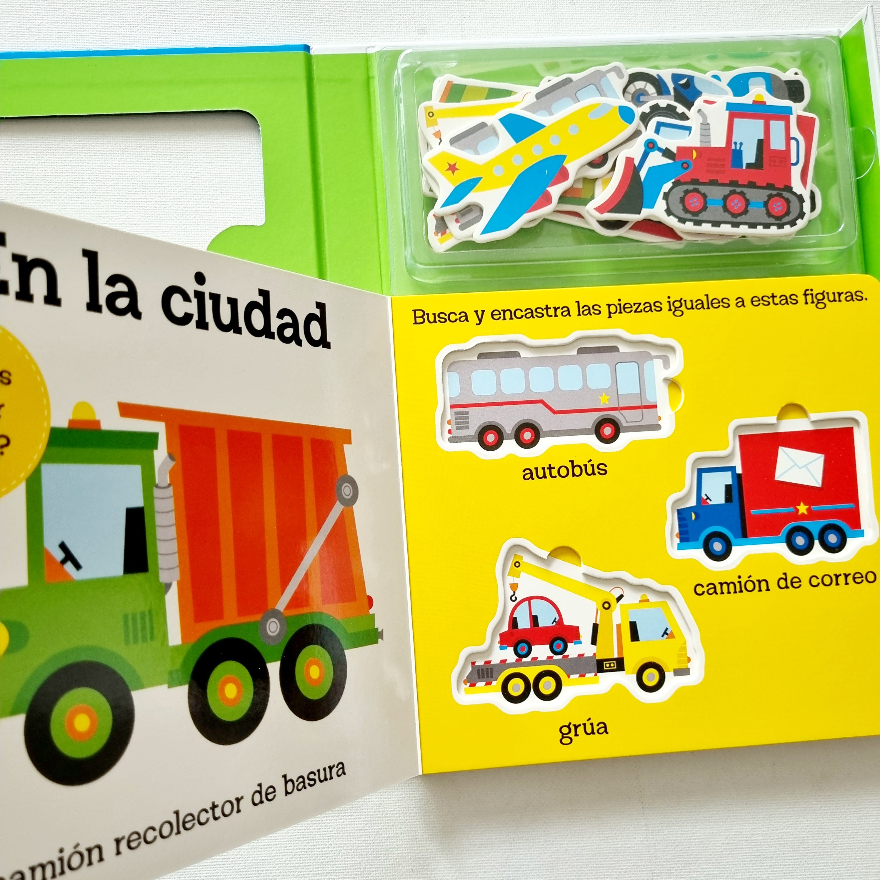 Mi primer libro de encastre: Vehículos