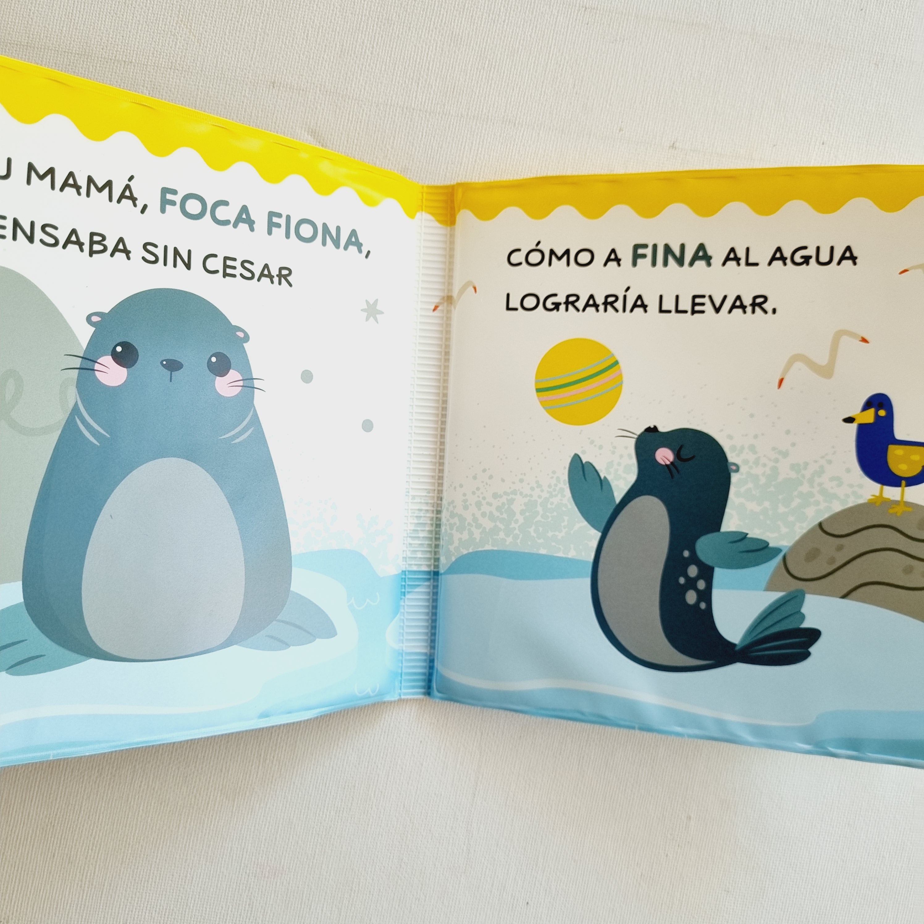 Foca Fina. No se quiere bañar. Libro para bañera