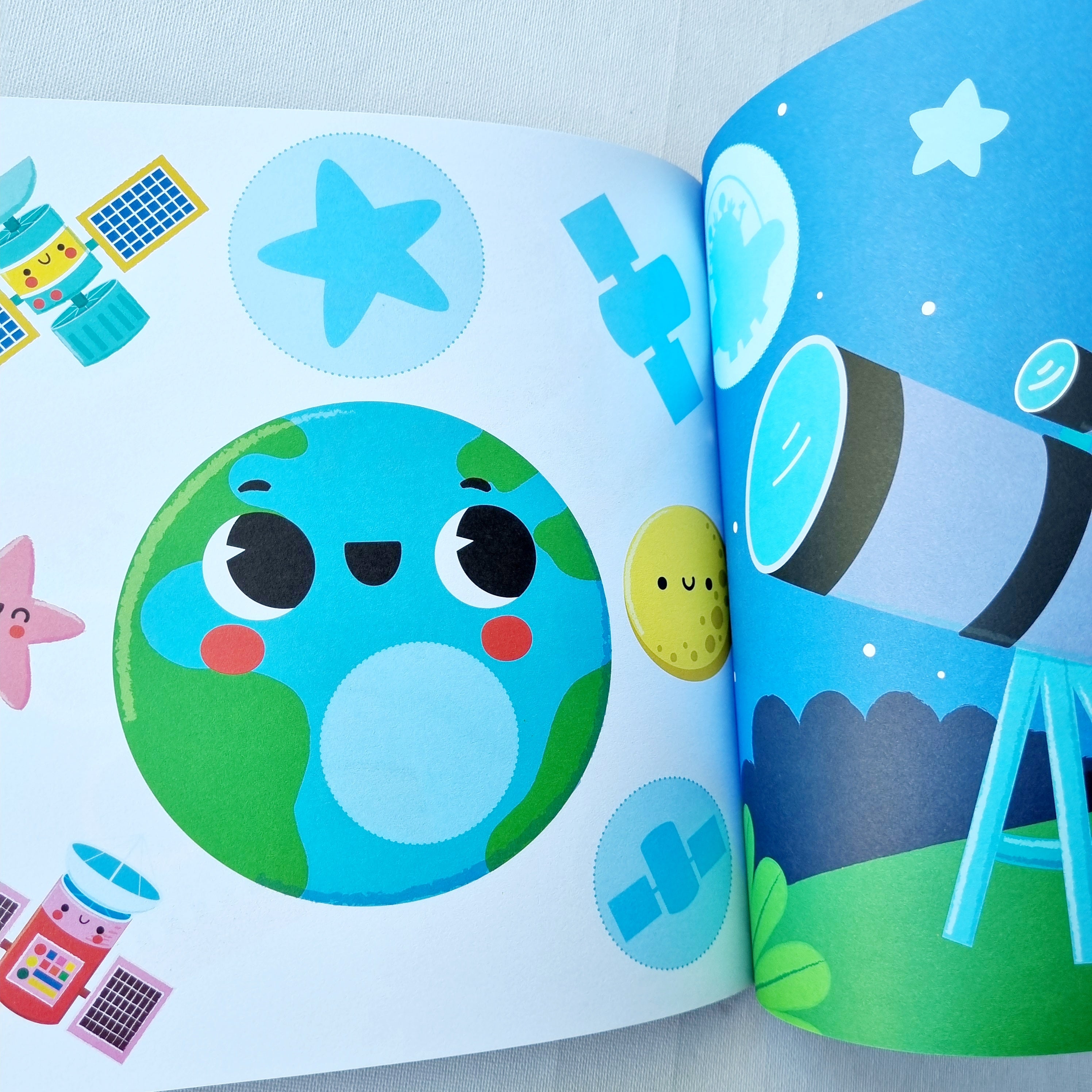 Pego y me divierto con mis stickers 3D: El espacio