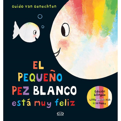 El pequeño pez blanco está muy feliz